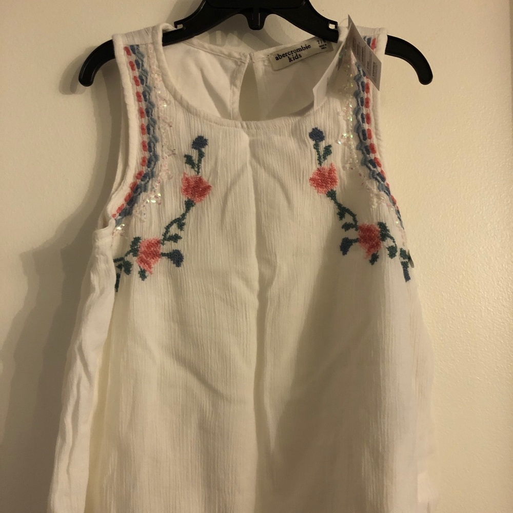 NWT Abercrombie kids top for 7/8